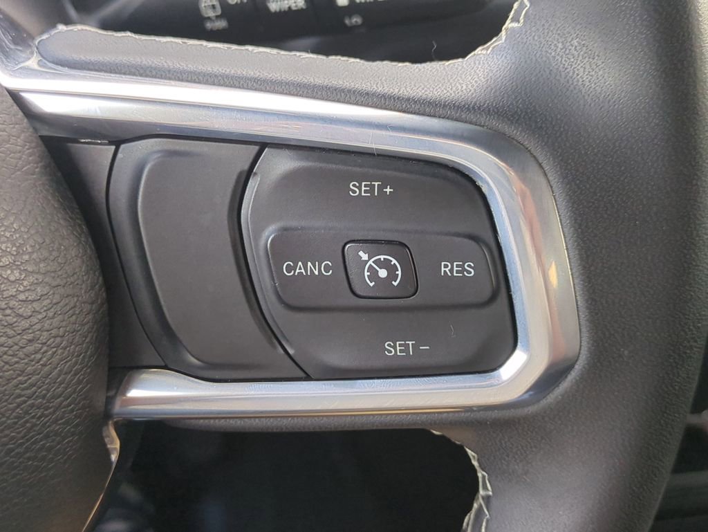 Used 2023 Jeep Wrangler Unlimited Sahara AWD/4WD image 28
