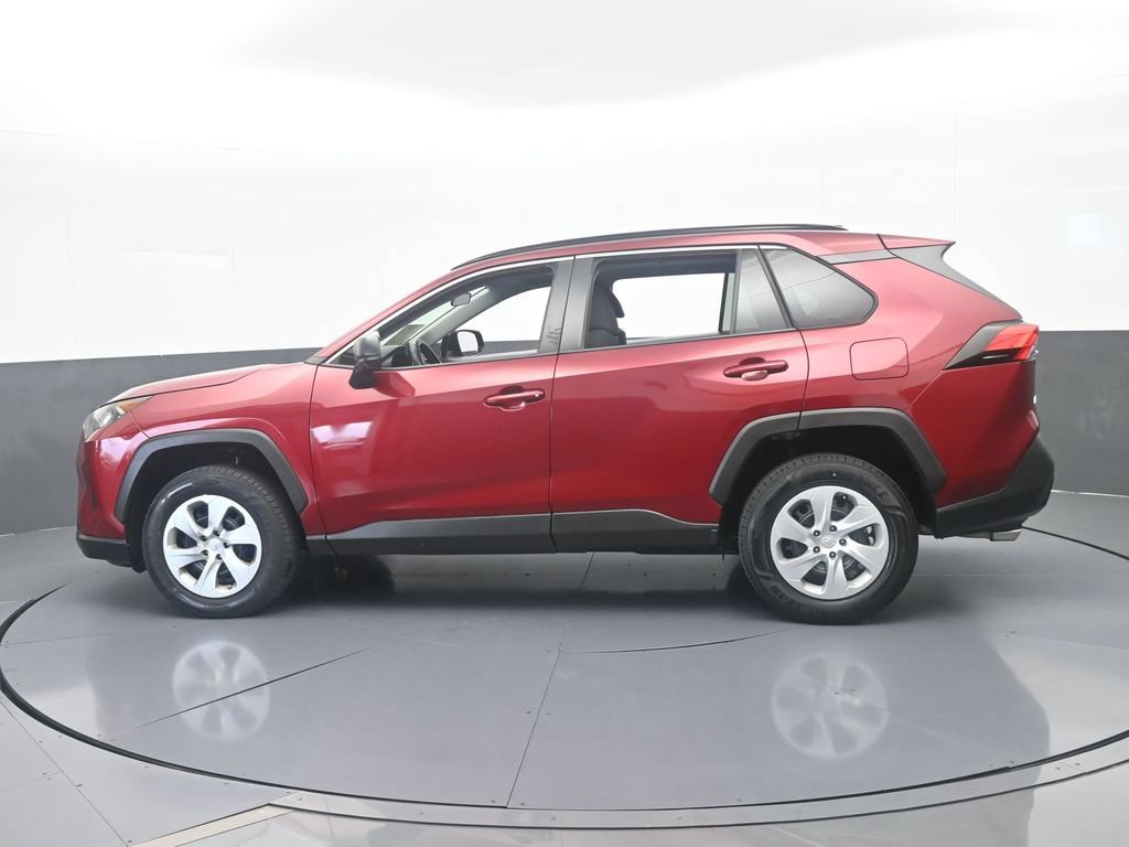 Used 2021 Toyota RAV4 LE FWD image 3