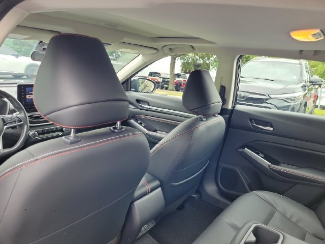 Used 2023 Nissan Altima 2.5 SR w/ SR Premium Package FWD image 11