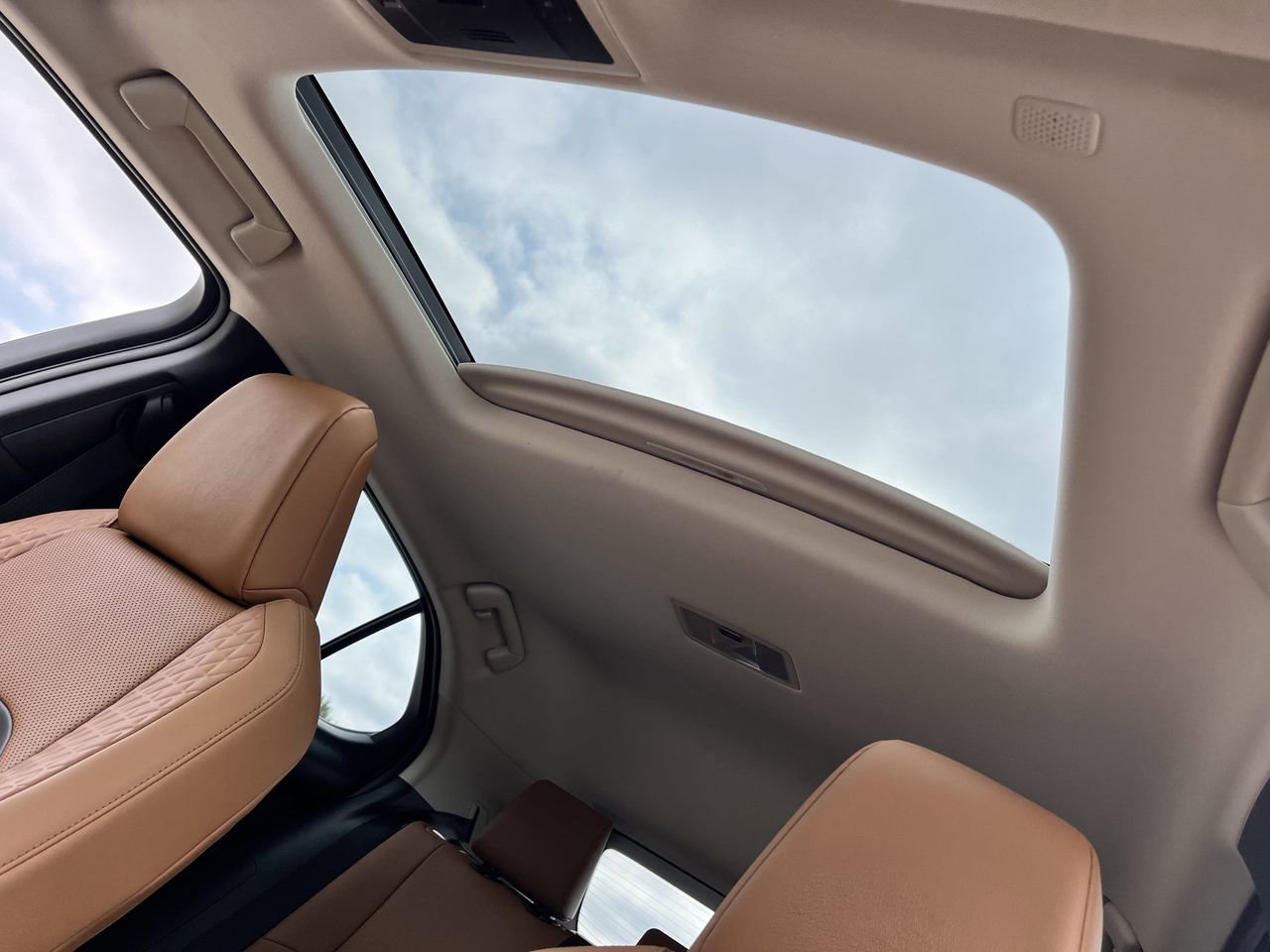 Used 2021 Lexus UX 200 w/ Premium Package FWD image 22