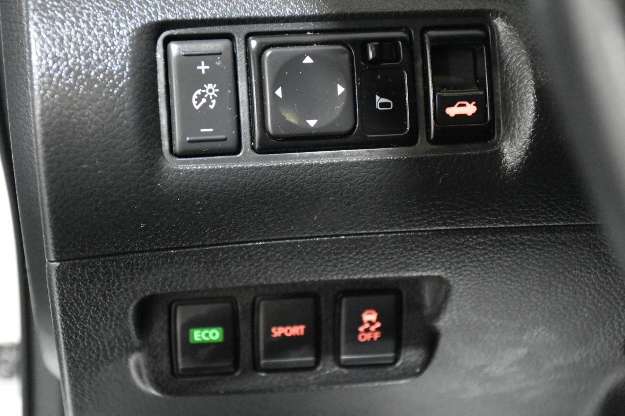 Used 2017 Nissan Sentra SR image 35