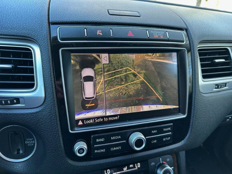 Used 2015 Volkswagen Touareg VR6 AWD/4WD image 31