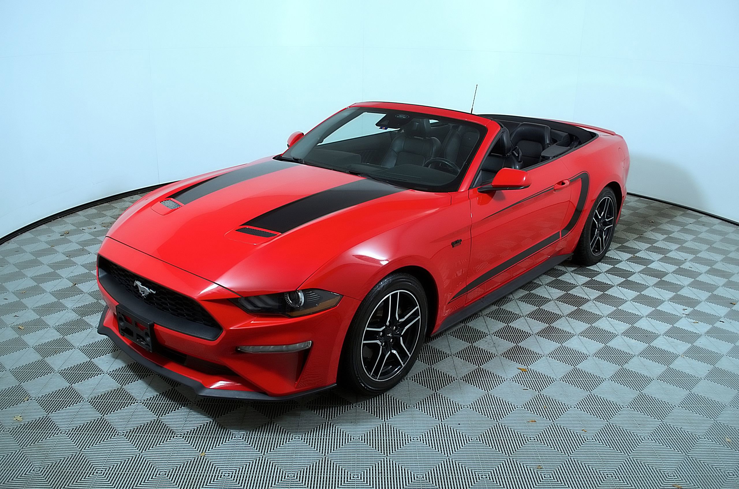 Used 2022 Ford Mustang Premium RWD video 3