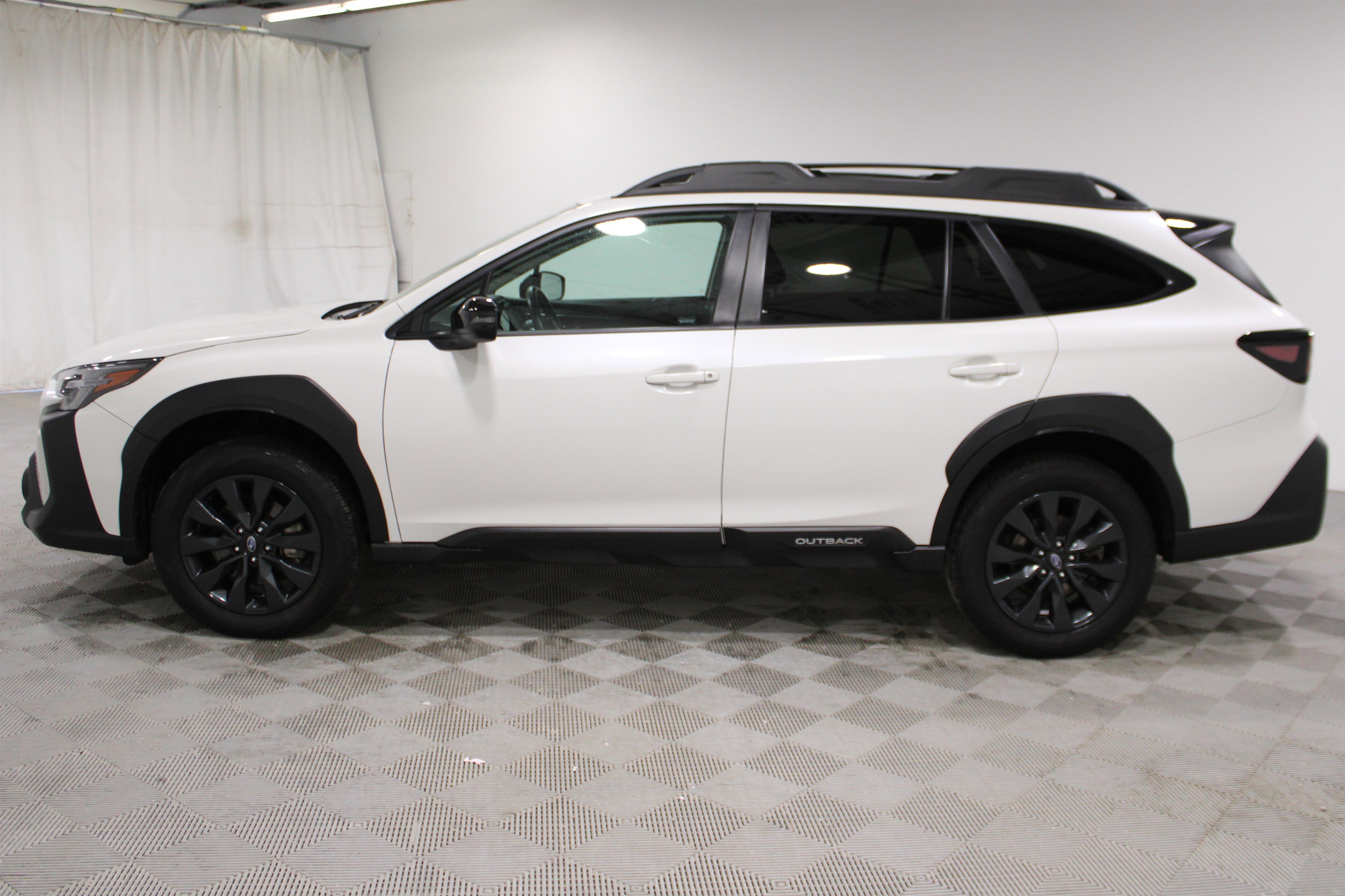 Used 2023 Subaru Outback Onyx Edition AWD/4WD image 27