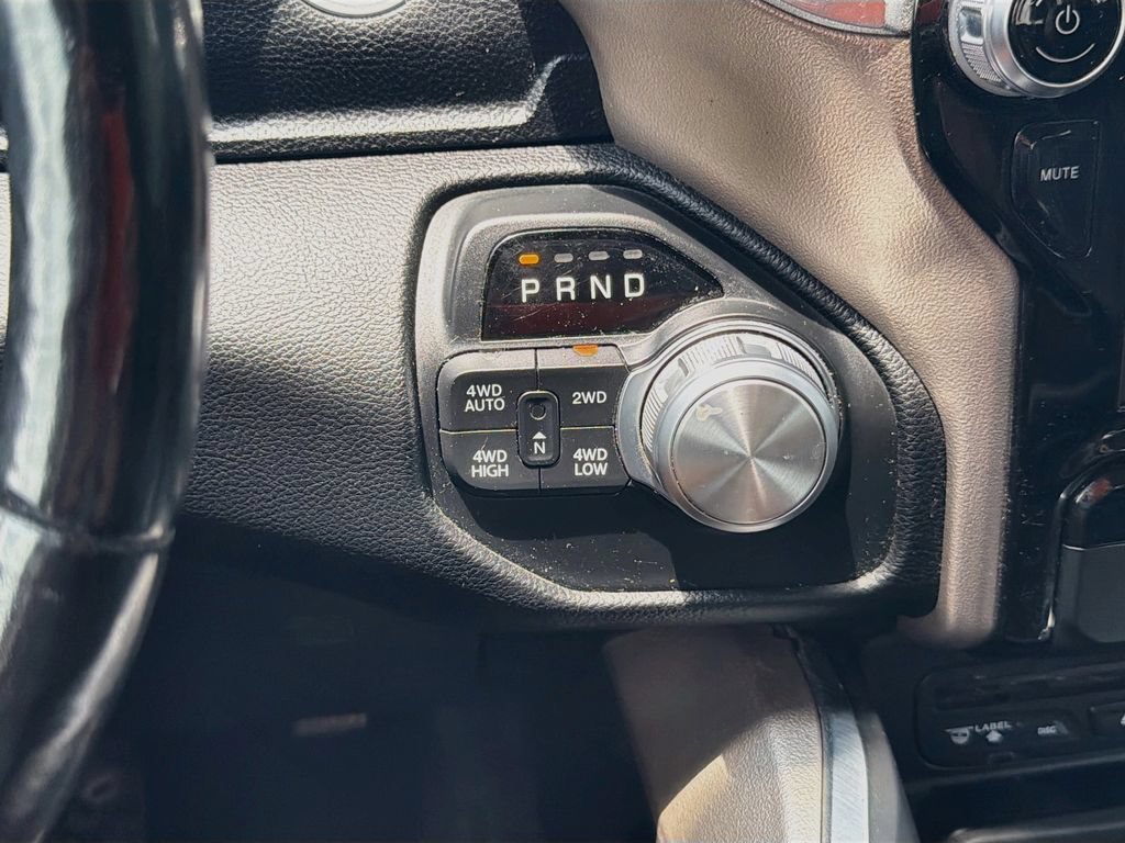 Used 2019 RAM 1500 Laramie AWD/4WD image 18