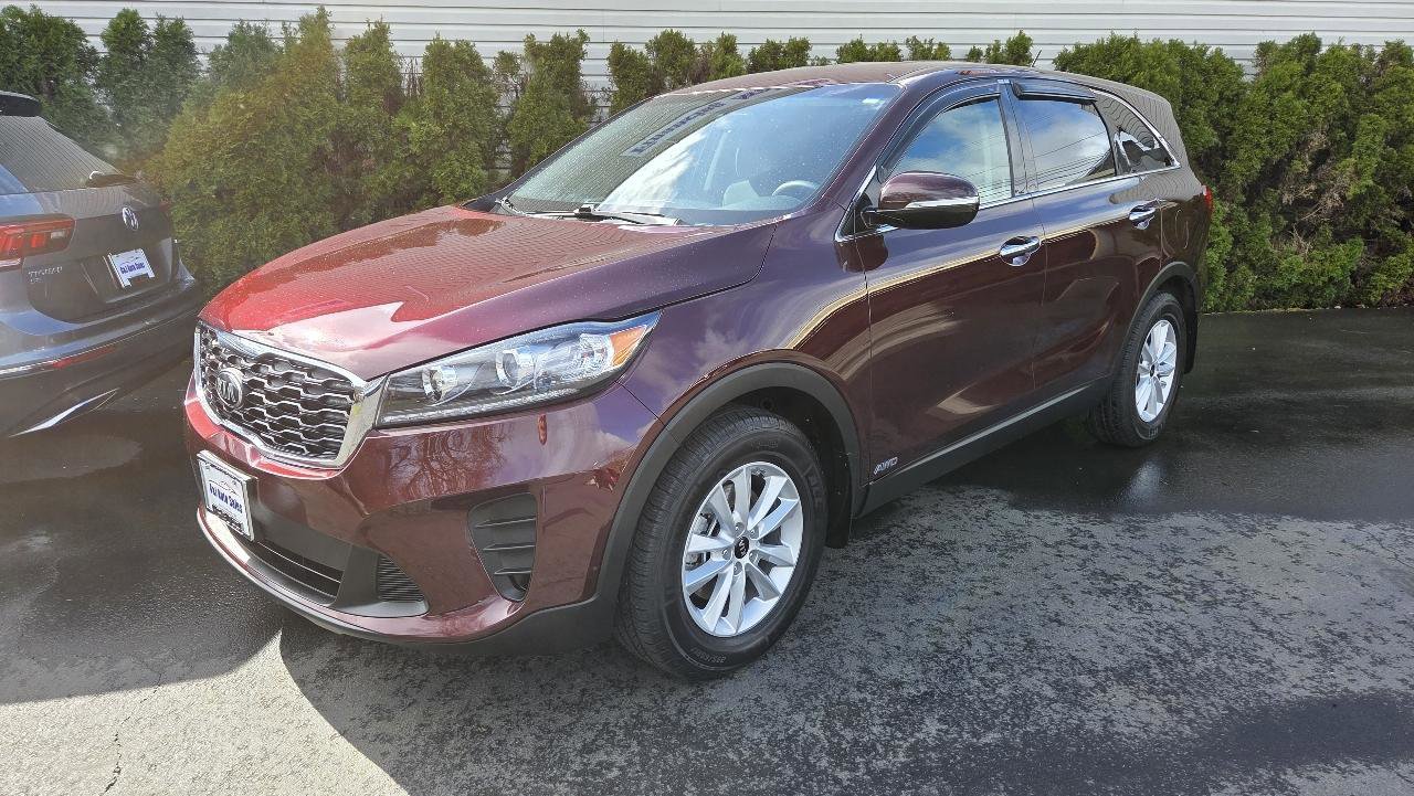 Used 2019 Kia Sorento AWD V6 image 2