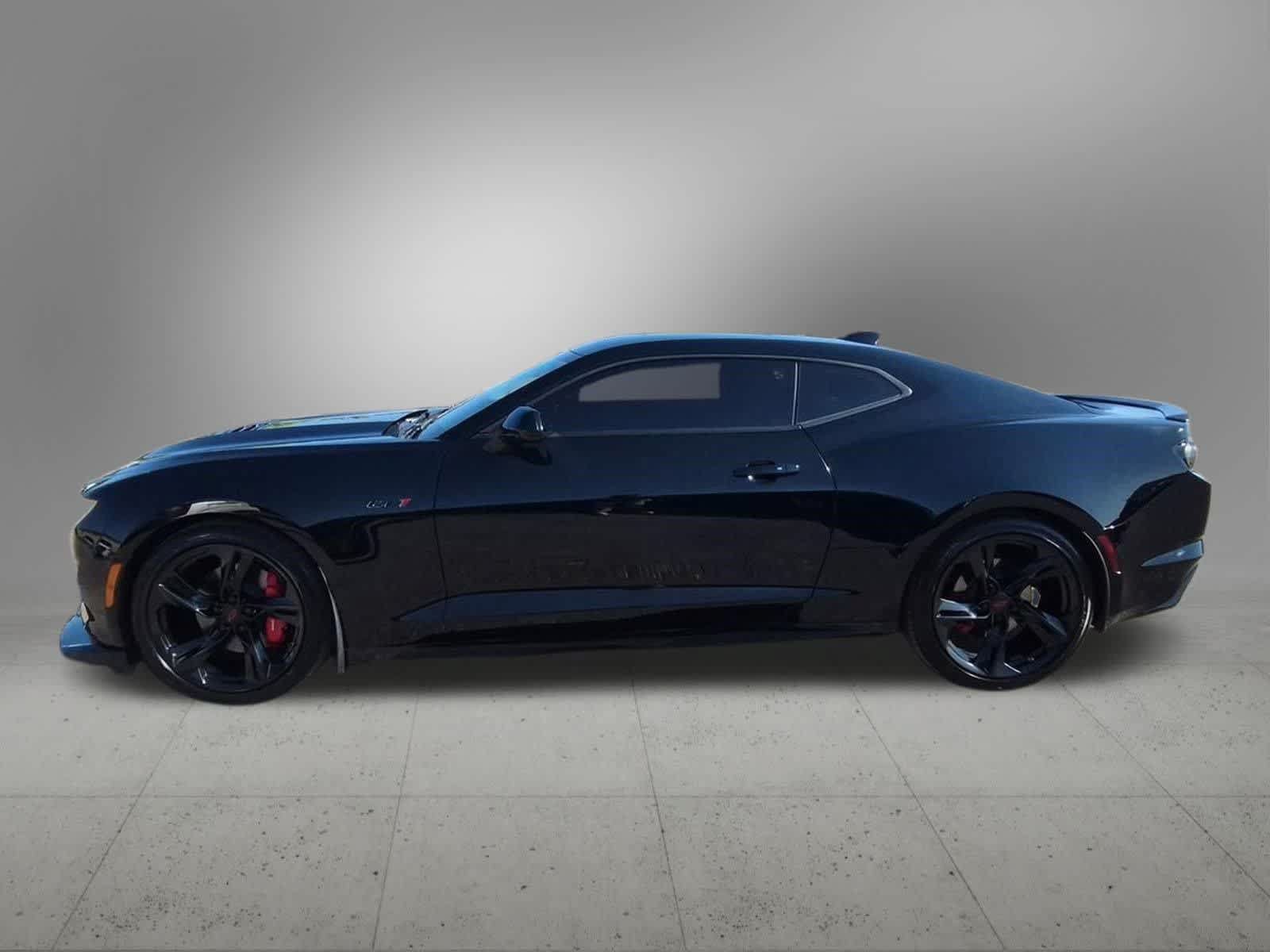 Used 2022 Chevrolet Camaro LT w/ RS Package RWD image 3