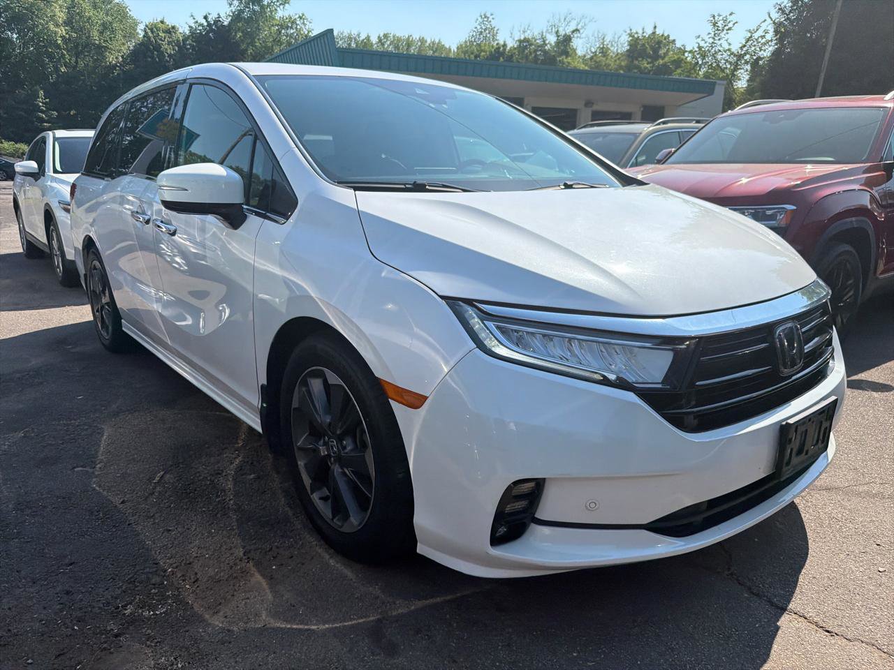 Used 2023 Honda Odyssey Elite image 3
