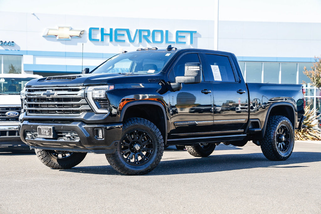 Used 2024 Chevrolet Silverado 3500 High Country w/ Technology Package AWD/4WD image 1