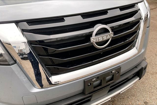 Used 2024 Nissan Pathfinder Platinum image 5
