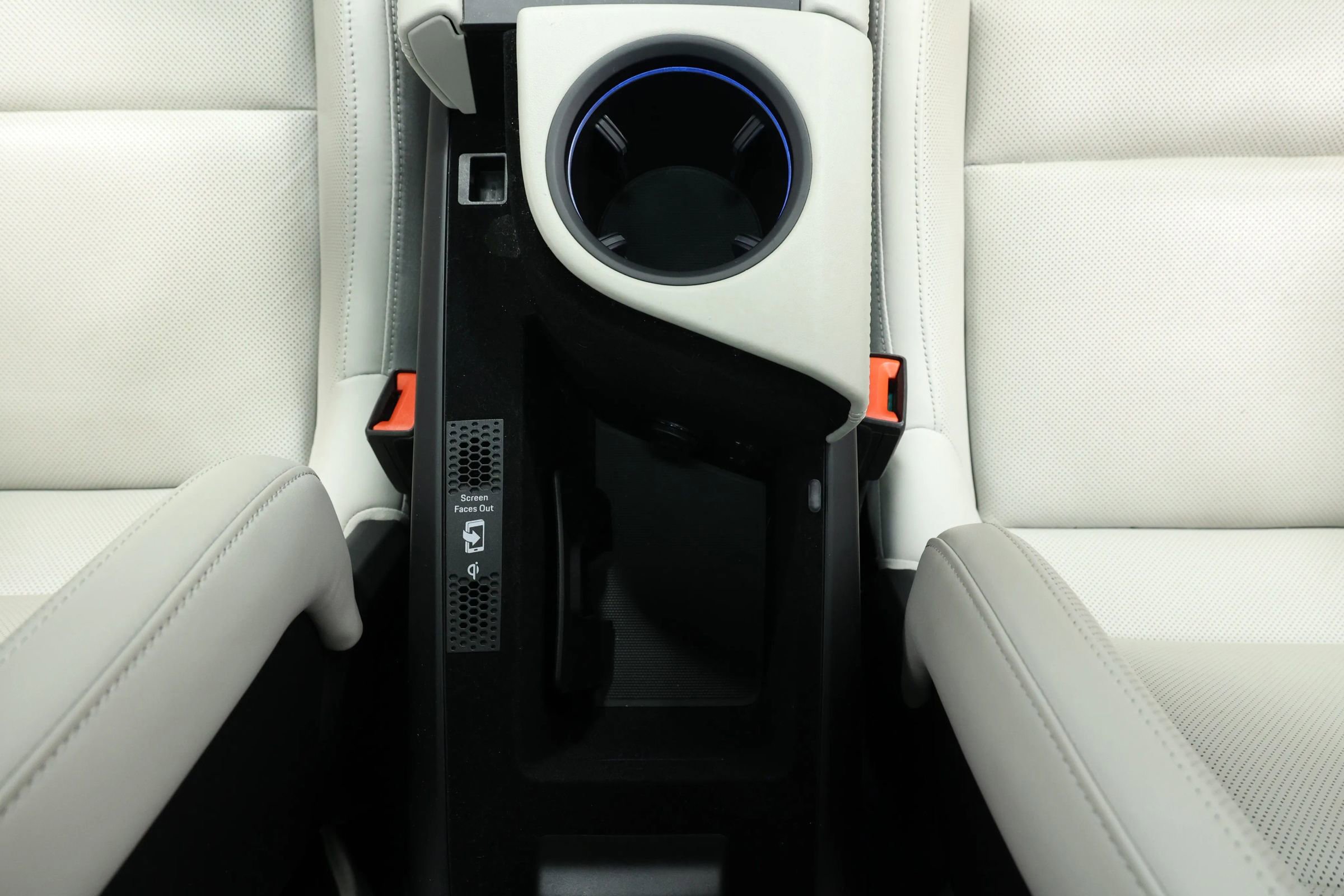 Used 2022 Porsche Taycan image 31