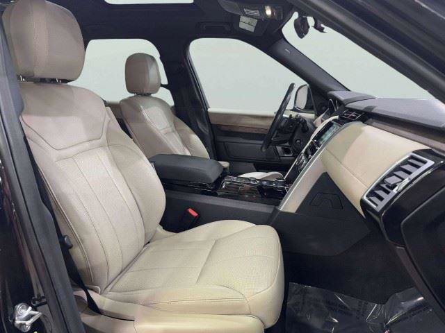 Used 2017 Land Rover Discovery HSE AWD/4WD image 46