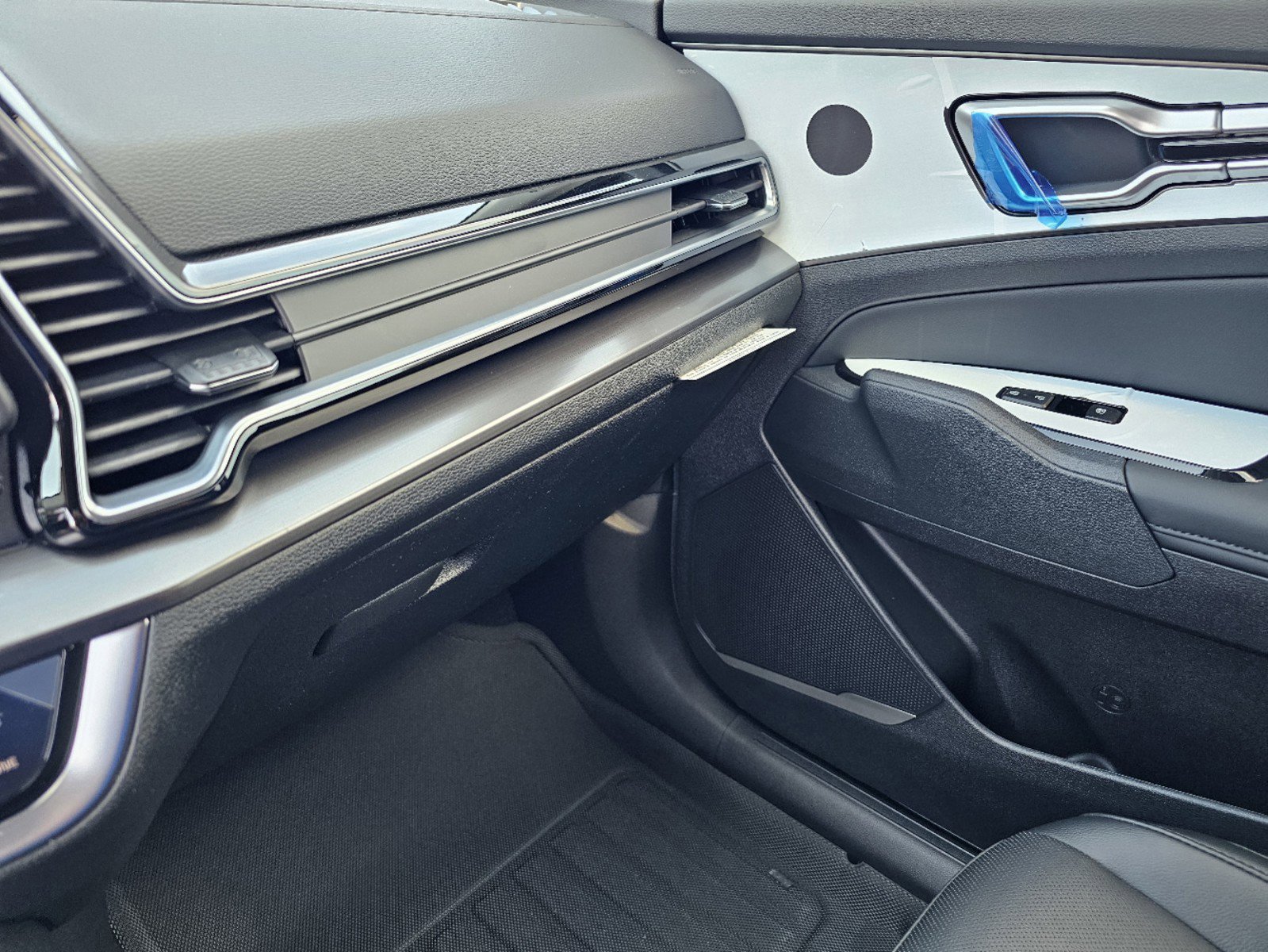 Used 2025 Kia Sportage EX w/ Premium Package image 26