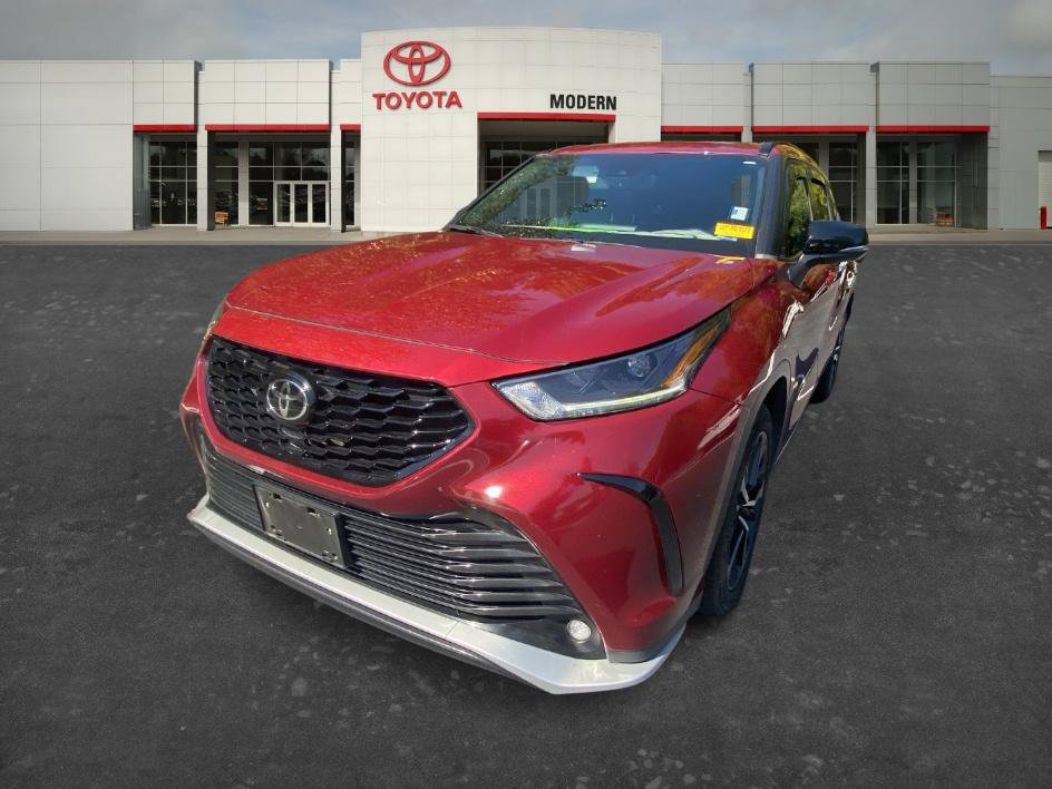 Used 2021 Toyota Highlander XSE FWD image 5
