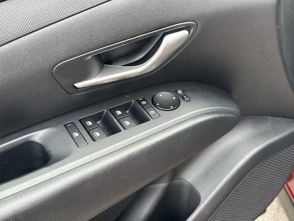 Used 2025 Hyundai Tucson SEL FWD image 21