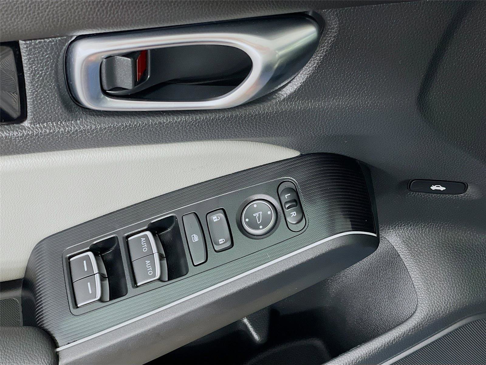 Used 2025 Honda Civic Sport Touring image 24