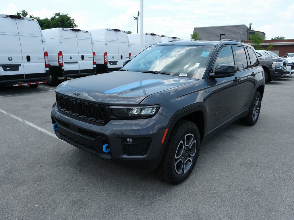 Used 2024 Jeep Grand Cherokee Trailhawk image 12