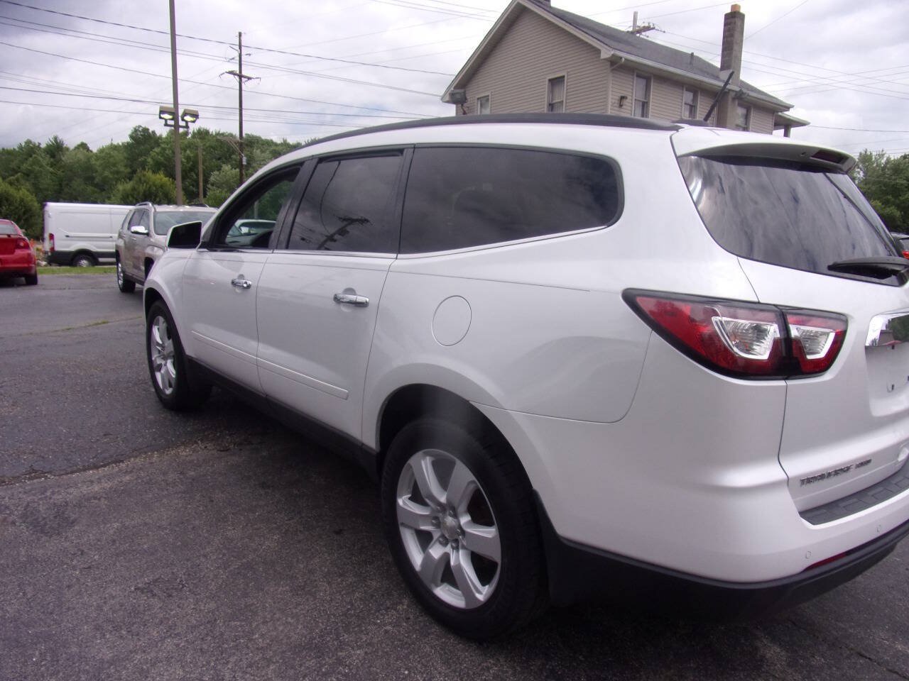 Used 2017 Chevrolet Traverse LT w/ Style and Technology Package AWD/4WD image 12