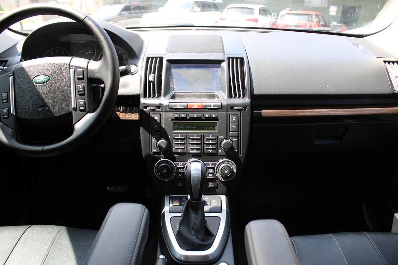 Used 2011 Land Rover LR2 HSE AWD/4WD image 15
