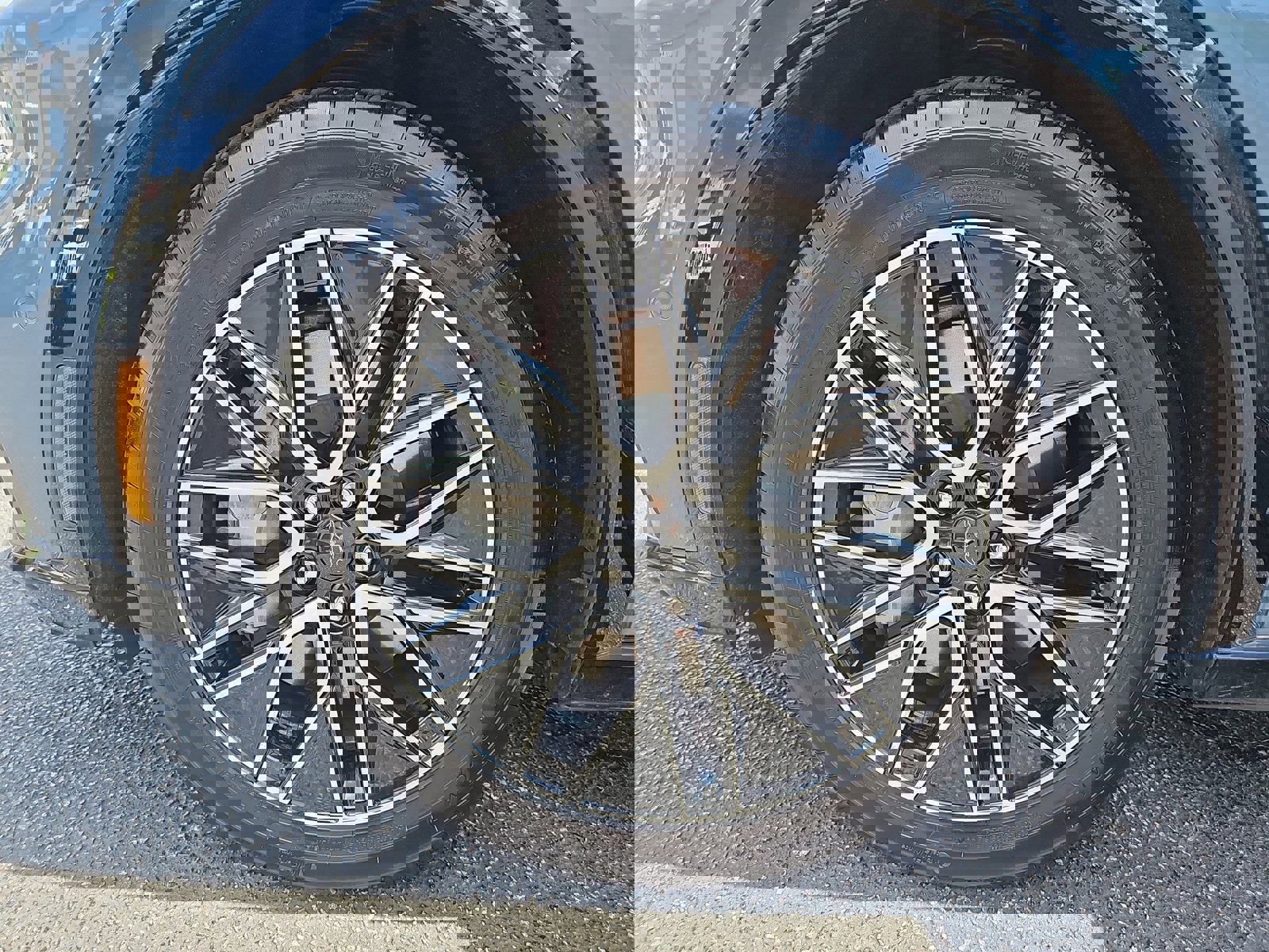 Used 2024 Ford Mustang Mach-E Premium AWD/4WD image 33