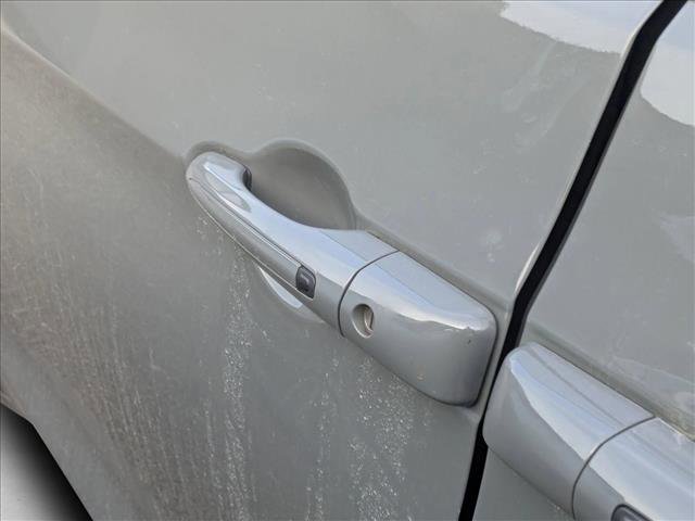 Used 2025 Chrysler Pacifica Limited image 13