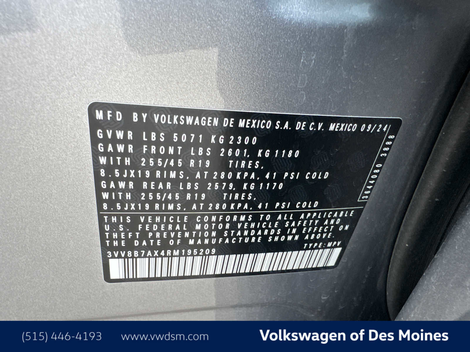 Used 2024 Volkswagen Tiguan SE R-Line image 21