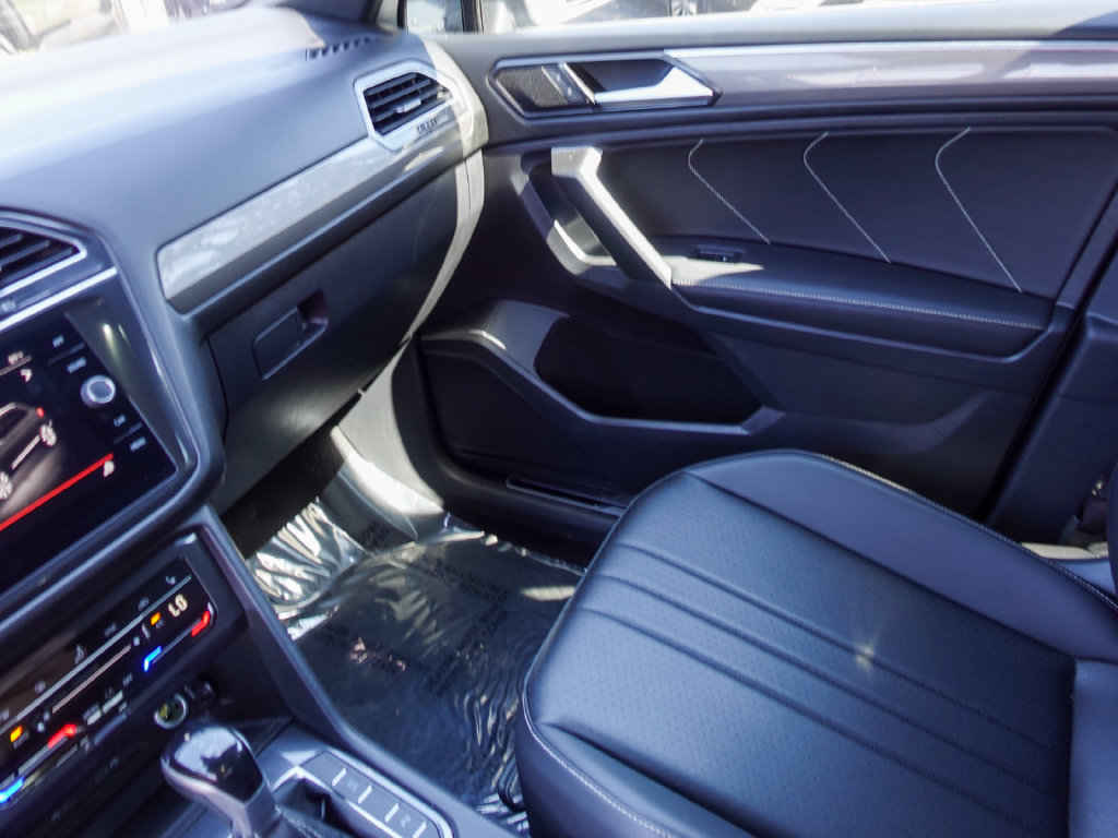 Used 2023 Volkswagen Tiguan SE R-Line FWD image 20