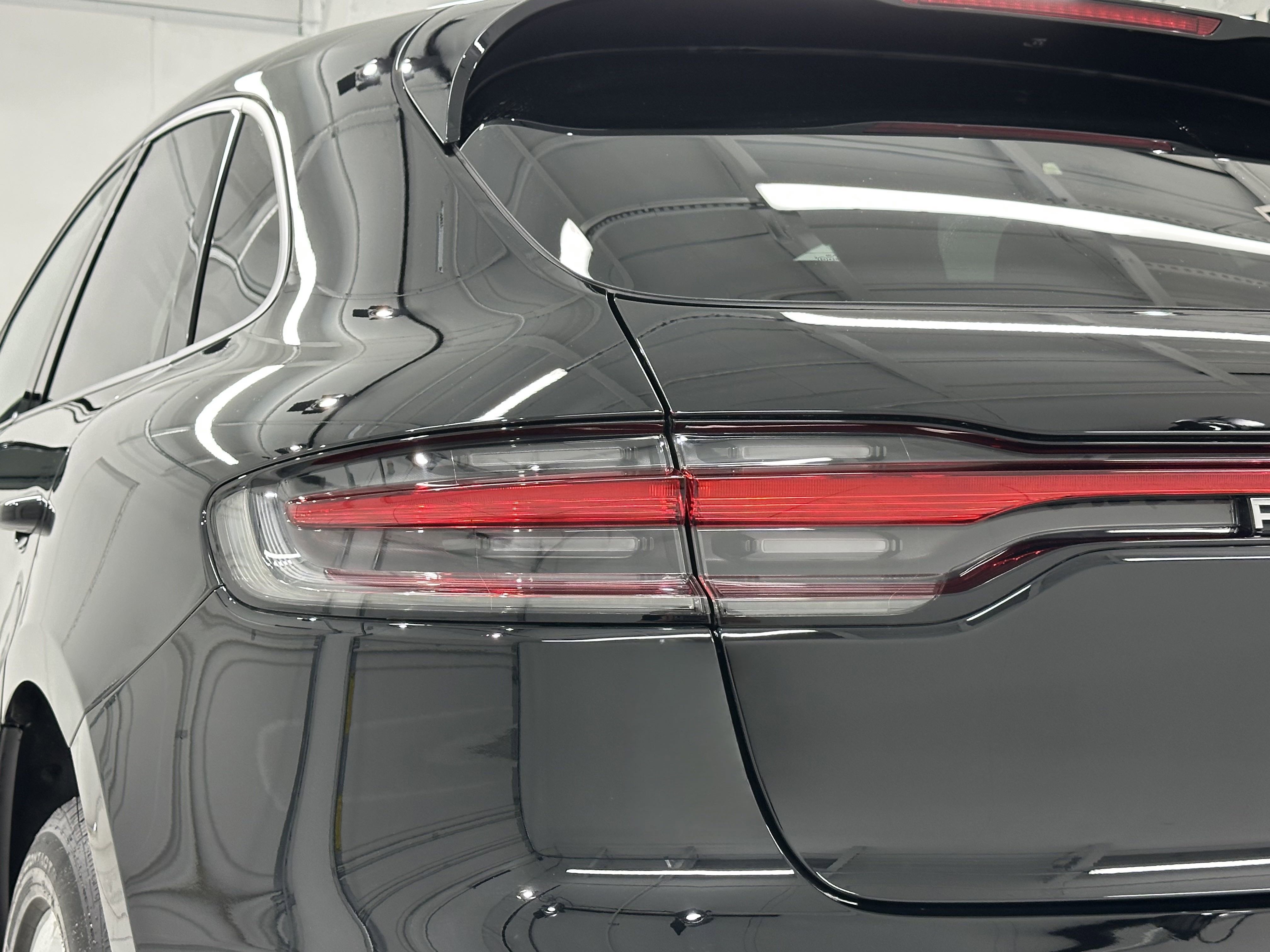 Certified 2024 Porsche Macan image 18