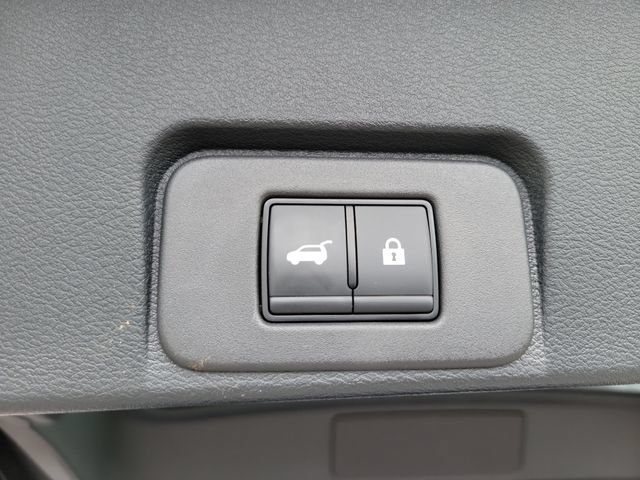 Used 2025 Nissan Rogue Platinum FWD image 10