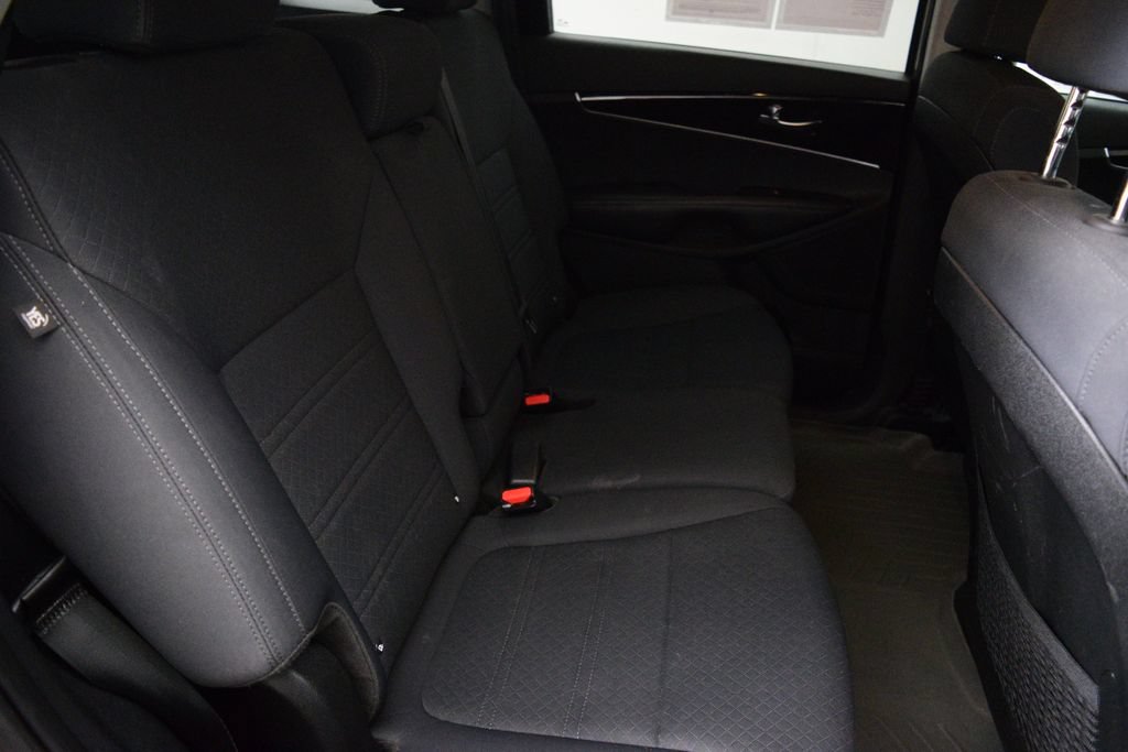 Used 2019 Kia Sorento FWD w/ LX Convenience Package image 14