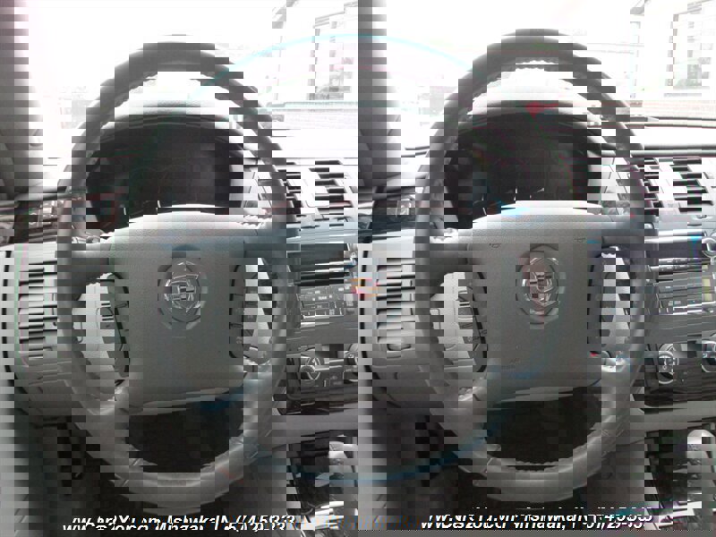 Used 2010 Cadillac DTS Luxury FWD image 30