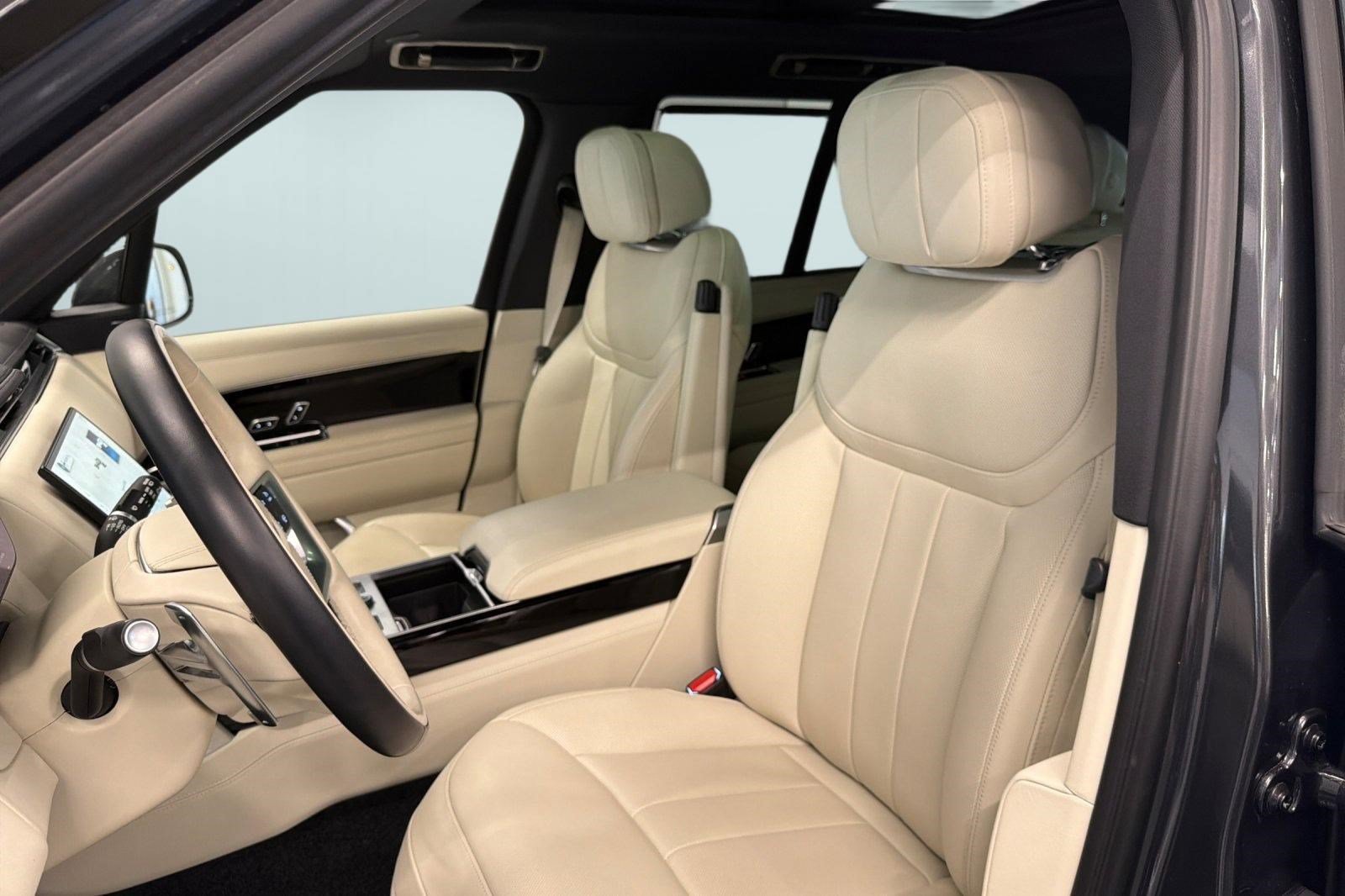 Used 2023 Land Rover Range Rover SE AWD/4WD image 5