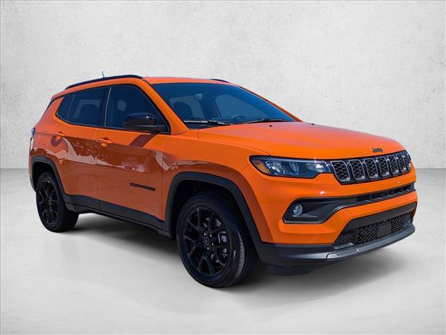 Used 2026 Jeep Compass Latitude AWD/4WD image 3