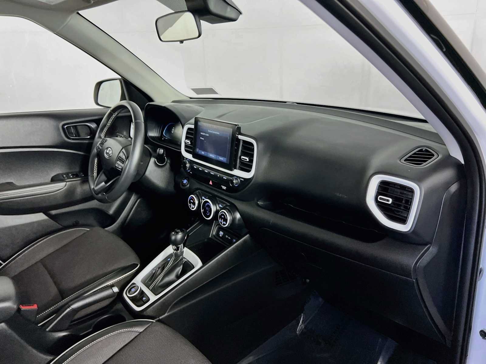 Certified 2026 Hyundai Venue SEL FWD image 27