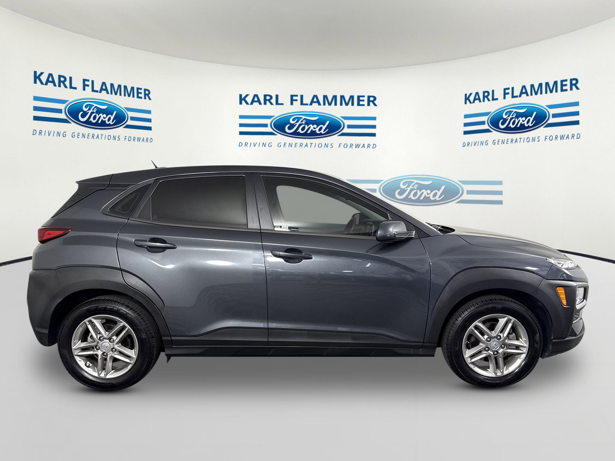 Used 2021 Hyundai Kona SE image 2