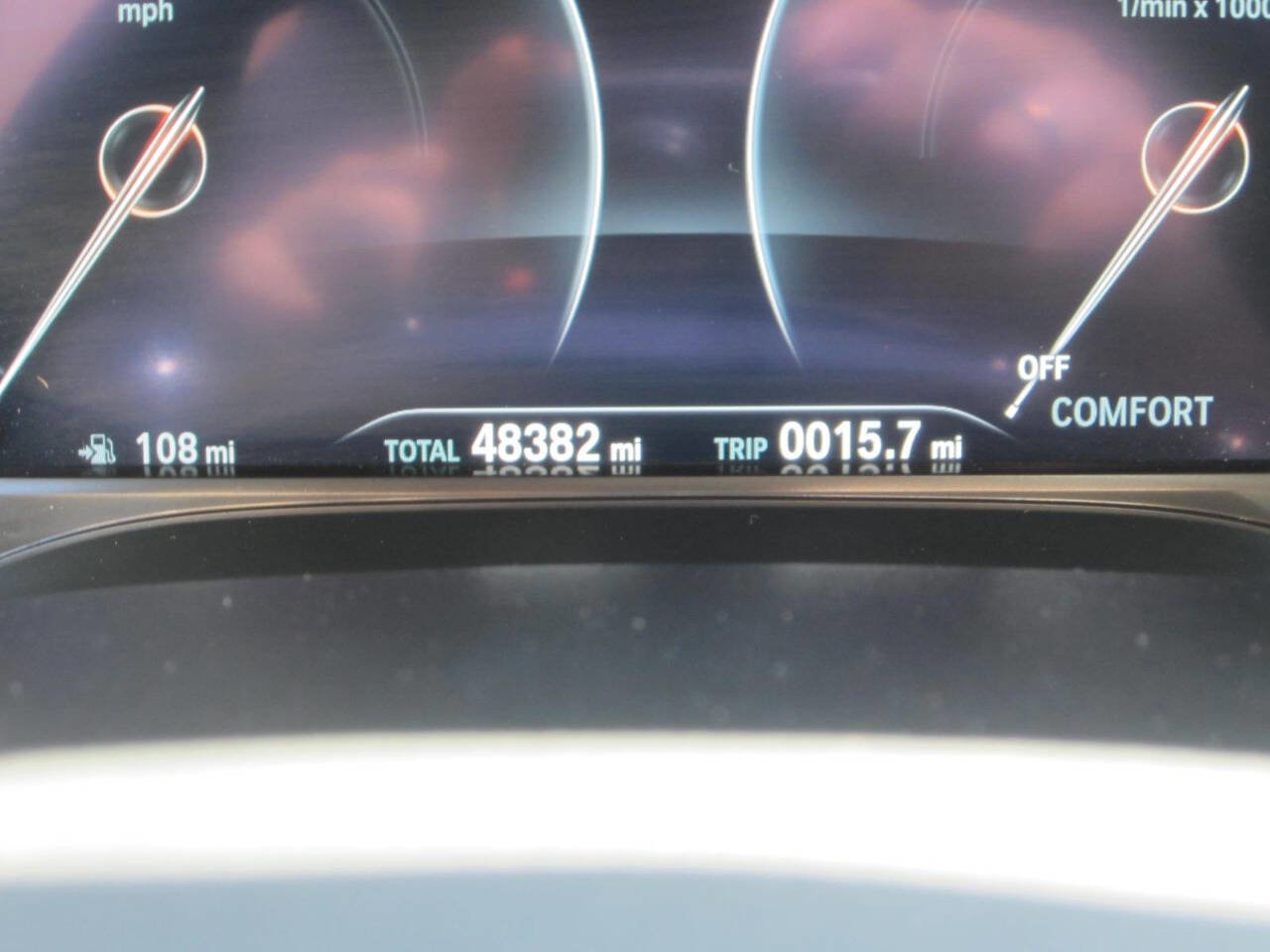 Used 2018 BMW 540i w/ Premium Package image 28