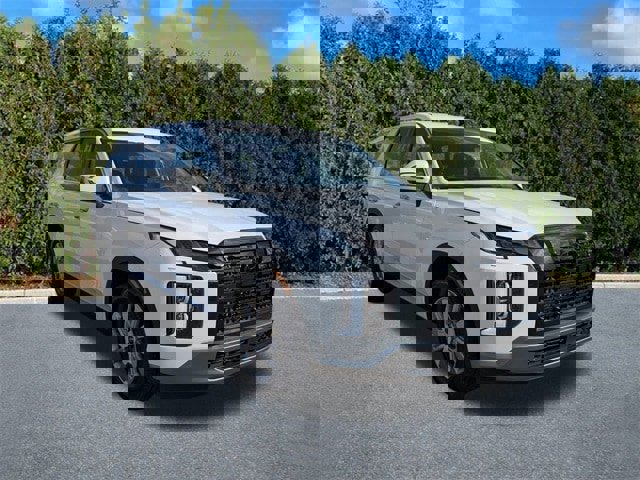 Certified 2025 Hyundai Palisade SE image 3