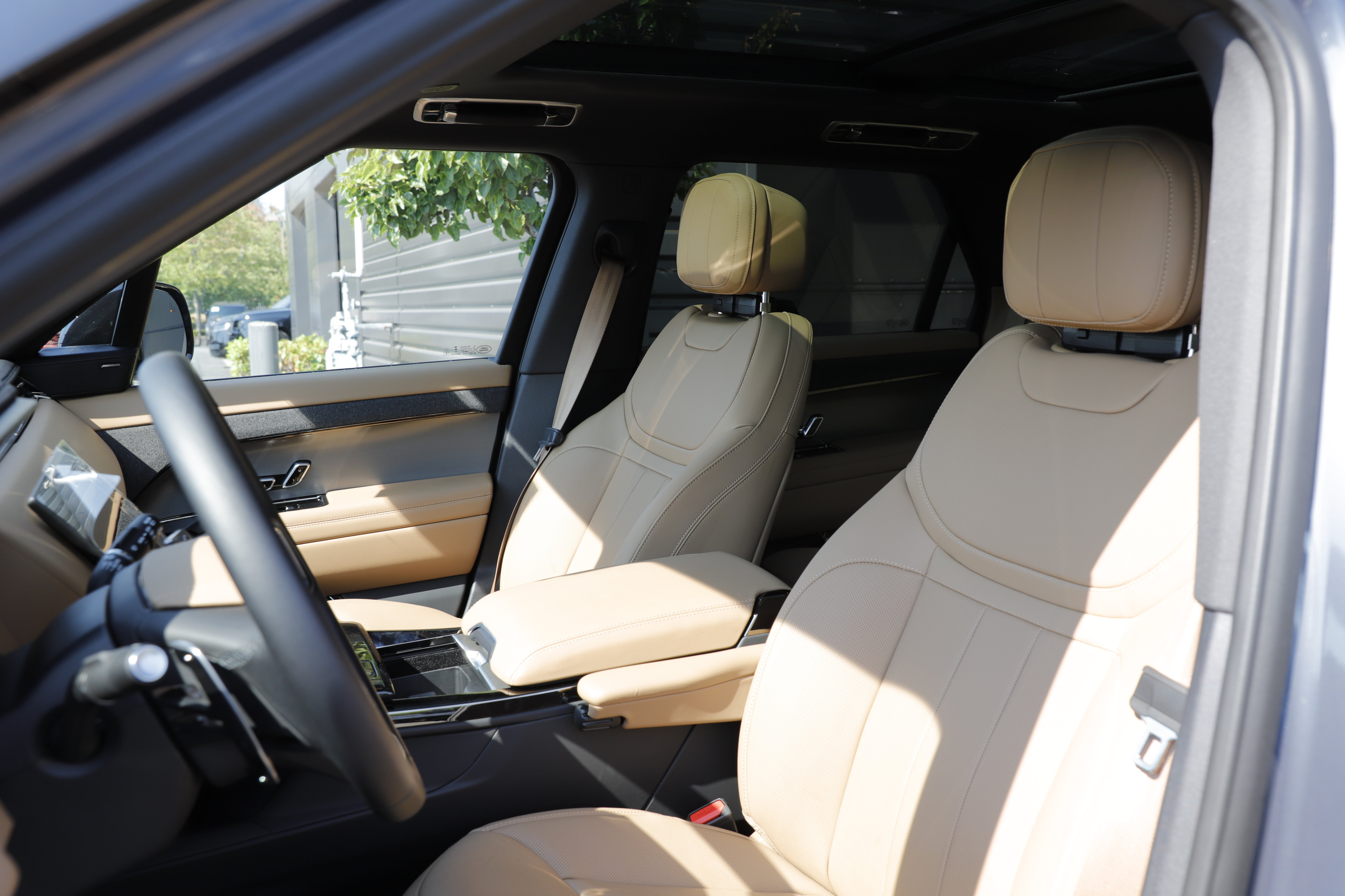 New 2025 Land Rover Range Rover Sport SE AWD/4WD image 17