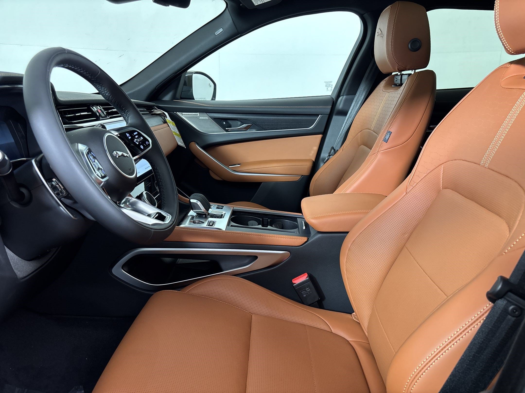 New 2026 Jaguar F-PACE R-Dynamic S AWD/4WD image 28
