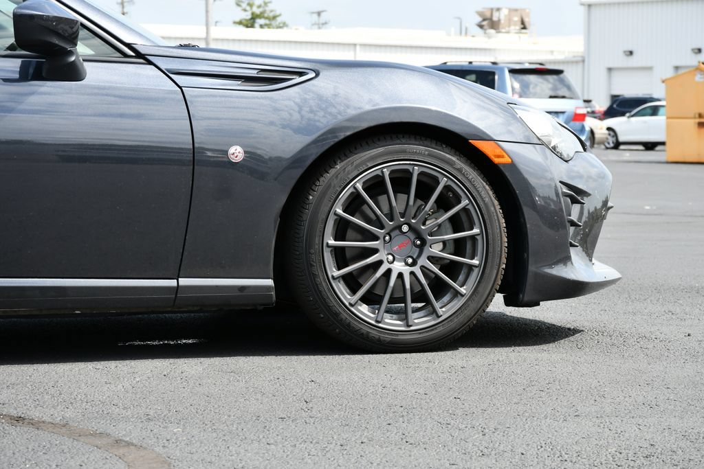 Used 2019 Toyota 86 RWD image 9