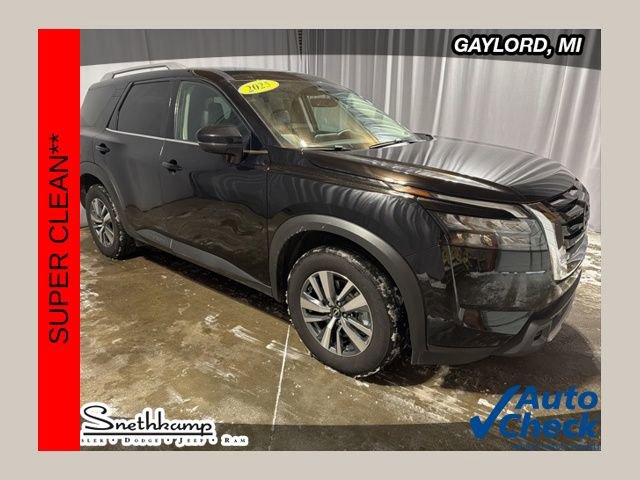 Used 2025 Nissan Pathfinder SL AWD/4WD image 1