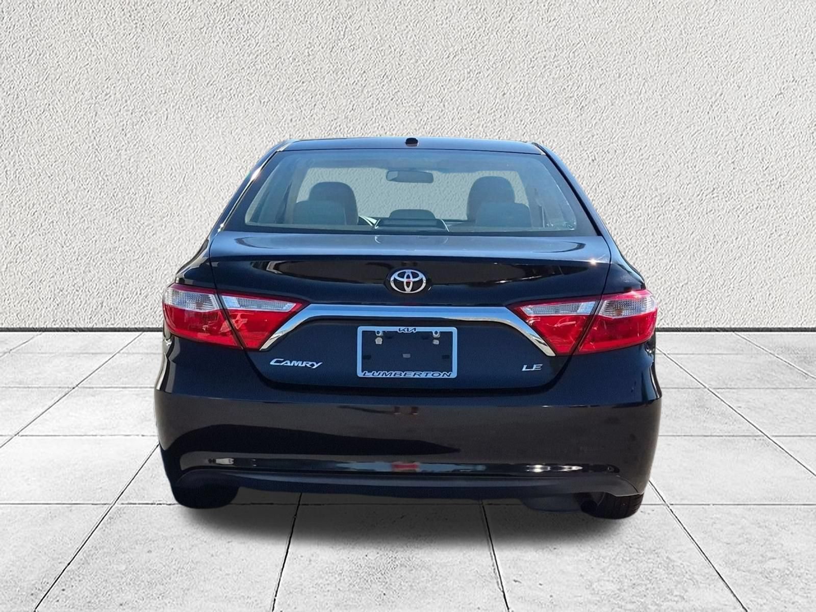 Used 2016 Toyota Camry LE FWD image 4