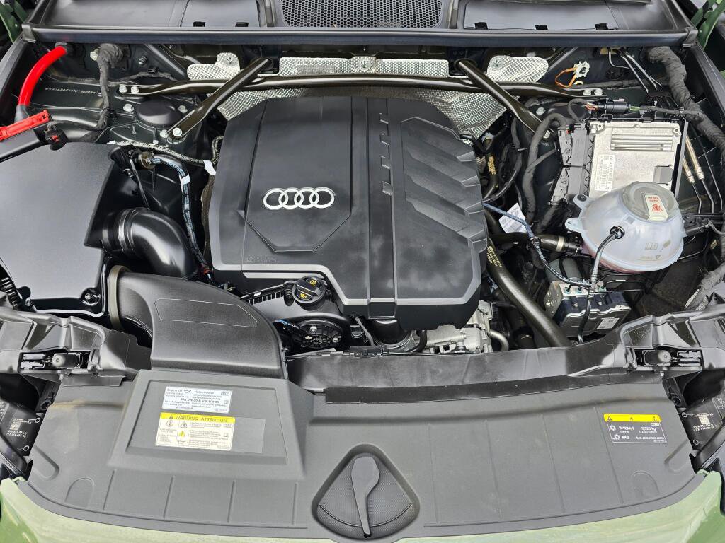 Used 2023 Audi Q5 2.0T Premium w/ Convenience Package image 9