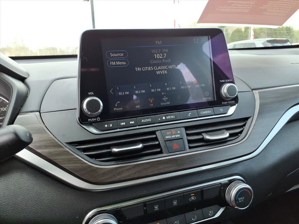 Used 2024 Nissan Altima 2.5 SV image 10