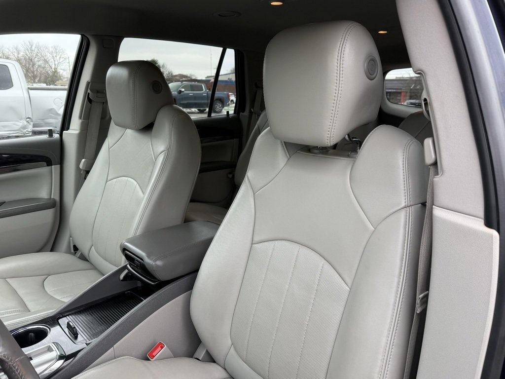 Used 2017 Buick Enclave Premium image 13