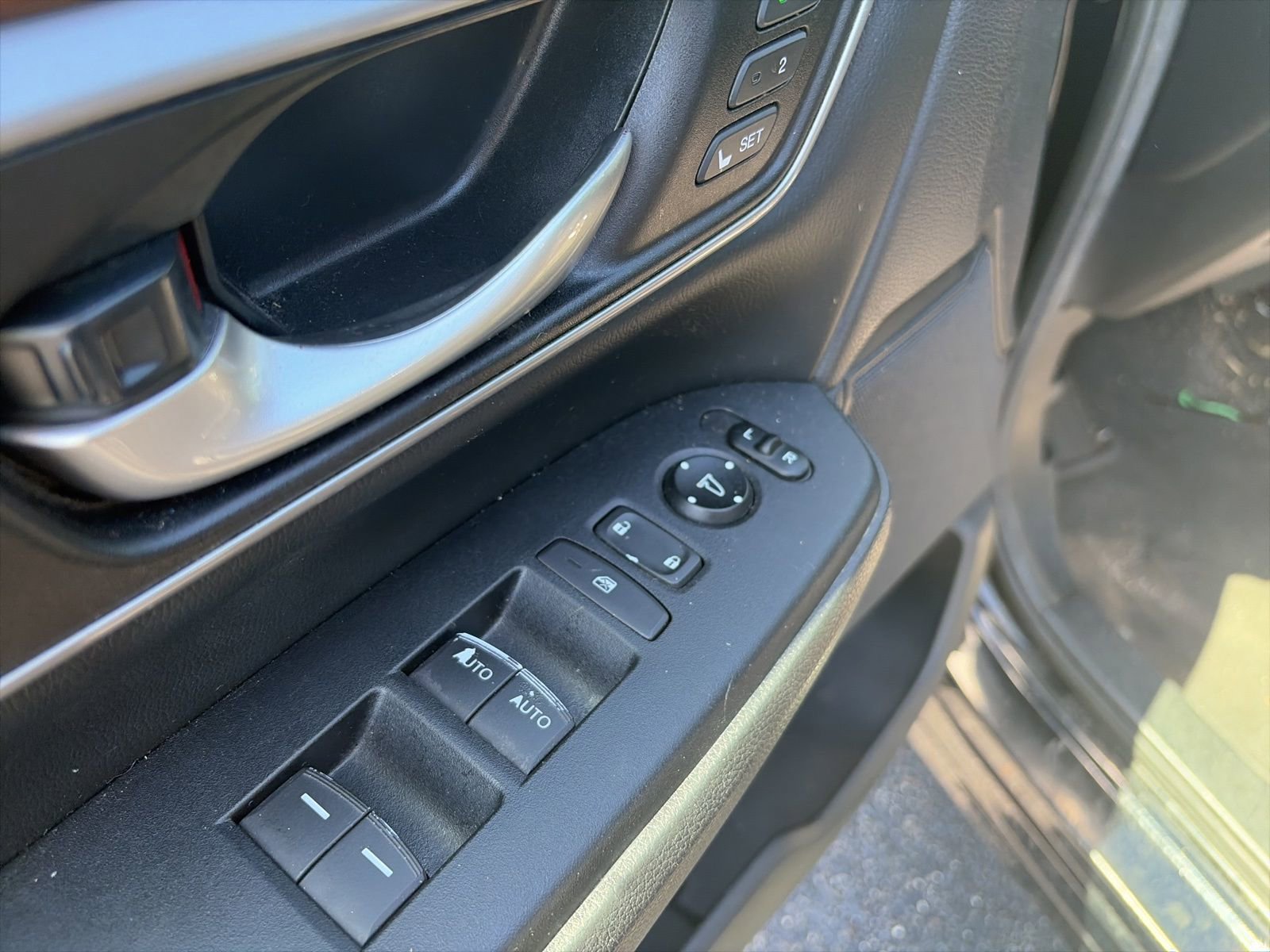 Used 2017 Honda CR-V EX-L image 13