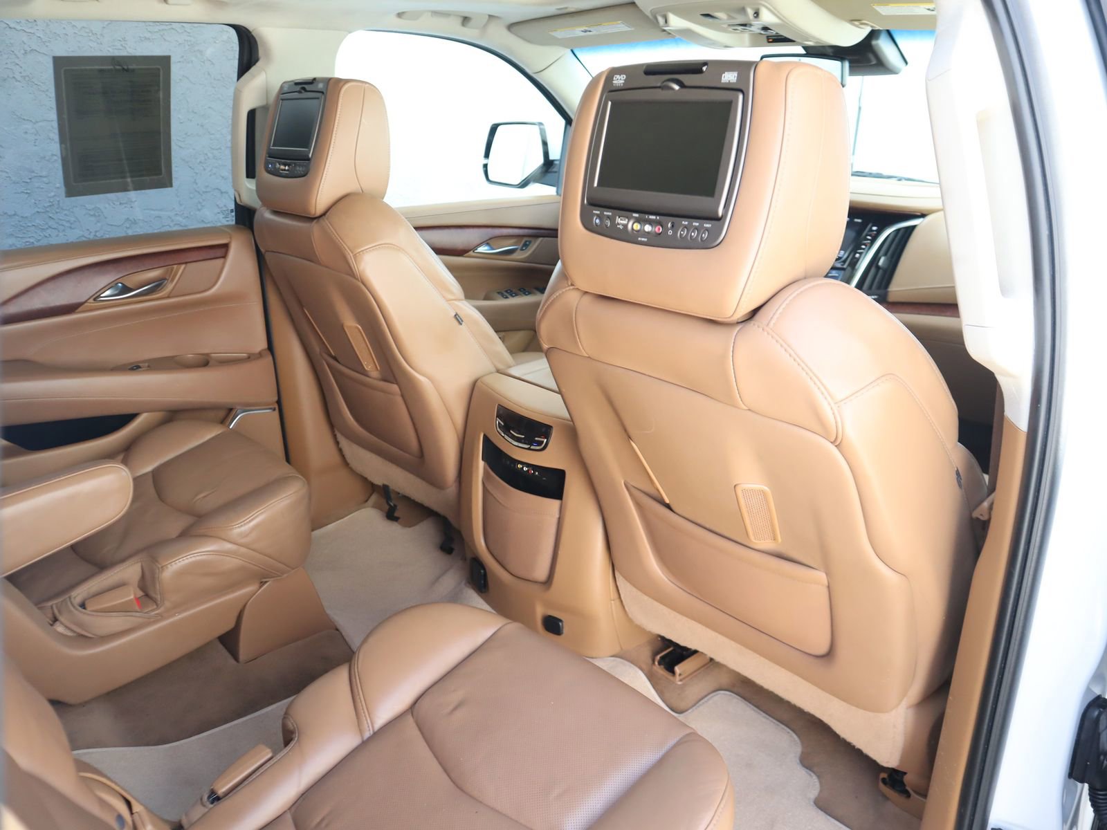 Used 2016 Cadillac Escalade Platinum AWD/4WD image 52