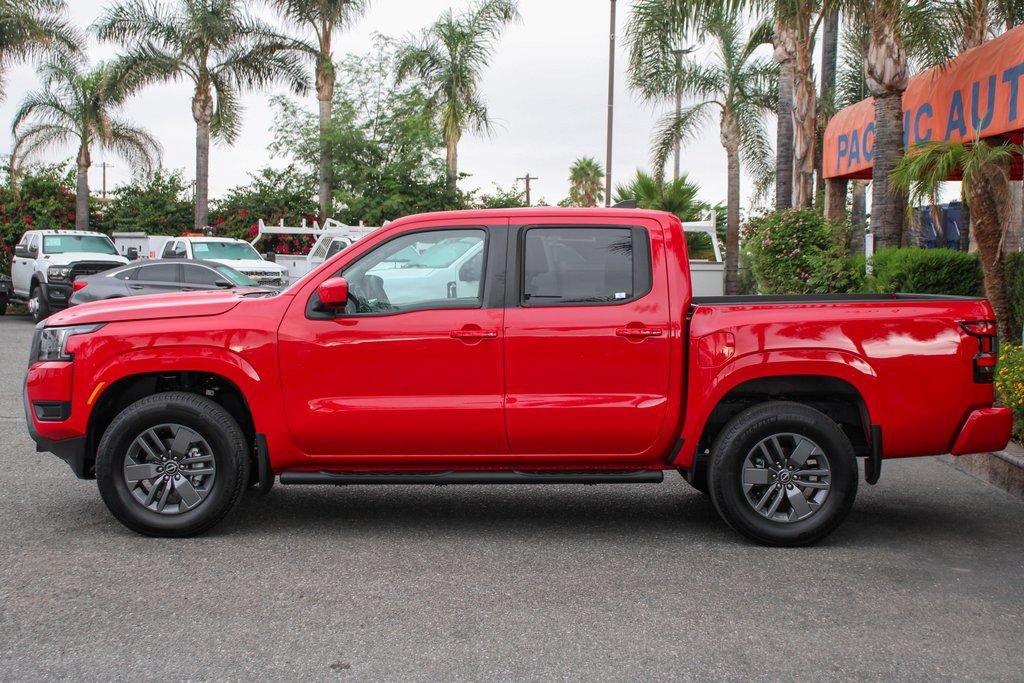 Used 2025 Nissan Frontier SV AWD/4WD image 5