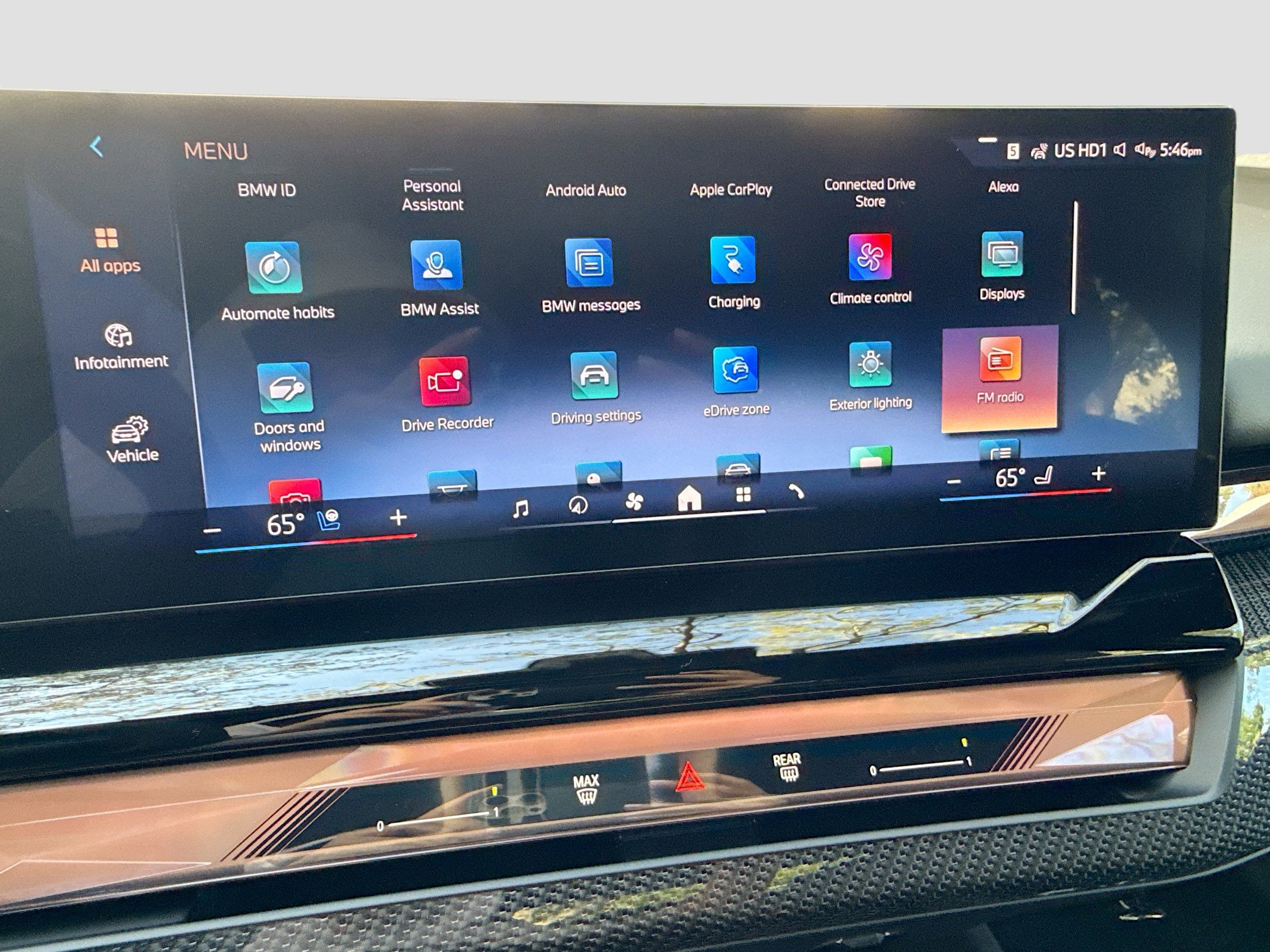 New 2026 BMW 550e xDrive w/ Executive Package AWD/4WD image 30