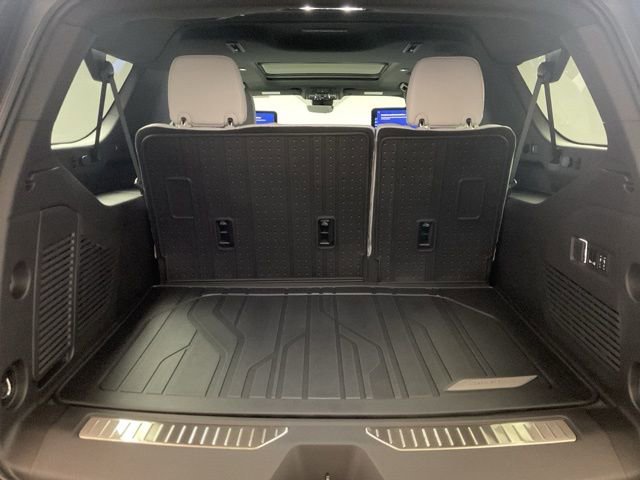 New 2026 Chevrolet Suburban Premier image 33